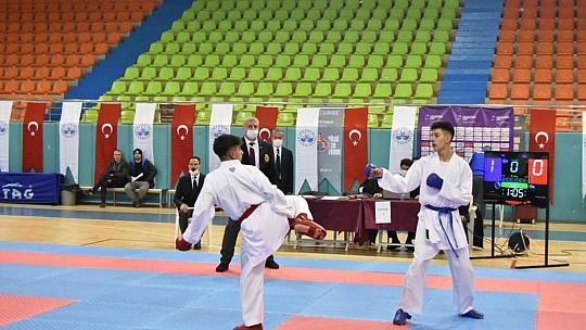 Karate'nin kalbi Elazığ'da atıyor