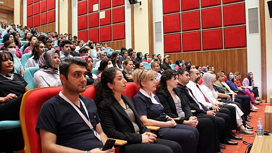 'Hemşirelikte Güçlendirme' Konulu Konferans Verildi