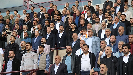 Yeni evde ilk hüzün!