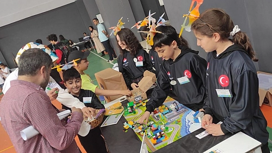 Bahçeşehir Koleji Robotik Ve Kodlama Alanında Başarıya Doymuyor