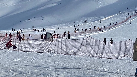 Hazarbaba Kayak Merkezinde Ziyaretçi Yoğunluğu