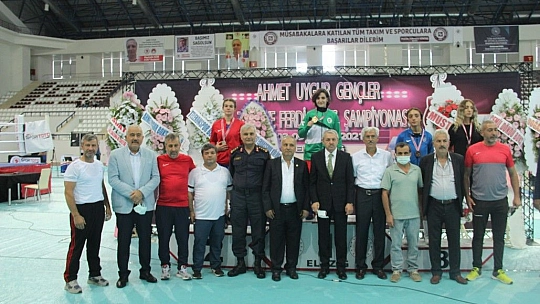 Buse Naz Çakıroğlu: 'Moral vermek için Elazığ'a geldim'