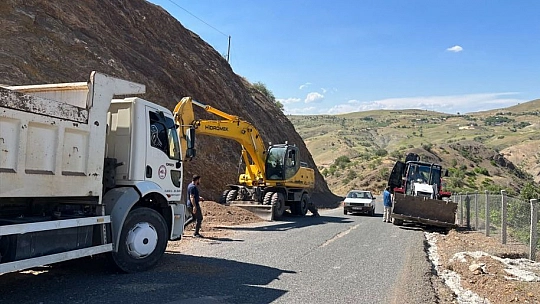 Elazığ İl Özel İdaresi, Asfaltlama İle Yol Bakım Ve Onarım Çalışmalarını Devam Ettiriyor