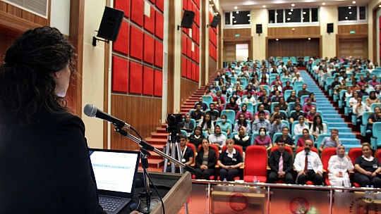 'Hemşirelikte Güçlendirme' Konulu Konferans Verildi
