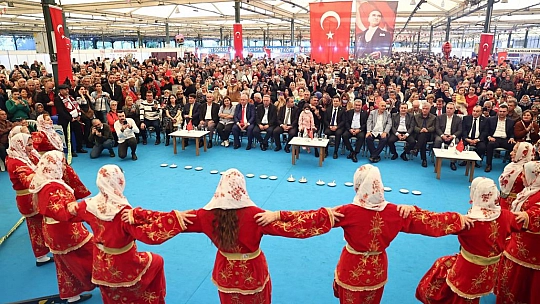 Milletvekili Erol, İzmir Elazığ Yöresel Ürünler Fuarını Gezdi