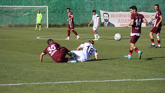 Golcü girdi, fişi çekti!