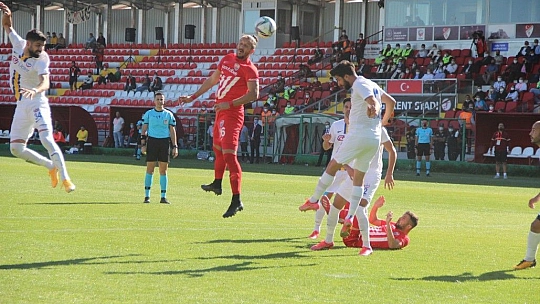 Karakoçlar evinde kral!