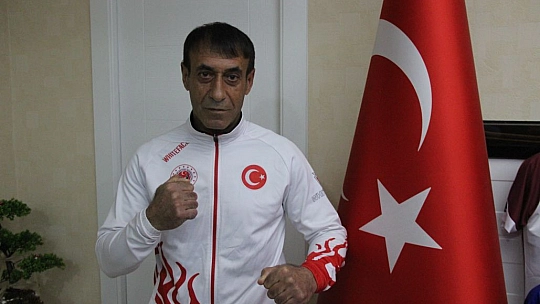 Dünya 3.'sü Ahsen Duran memleketinde