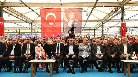 Milletvekili Erol, İzmir Elazığ Yöresel Ürünler Fuarını Gezdi