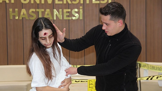 FÜ Hastanesi'nde Kadına Yönelik Şiddetle Mücadele Günü Etkinliği