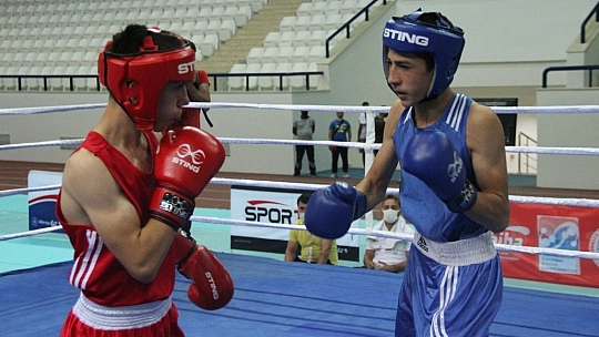 Türkiye Gençler Ferdi Boks Şampiyonası Elazığ'da başladı