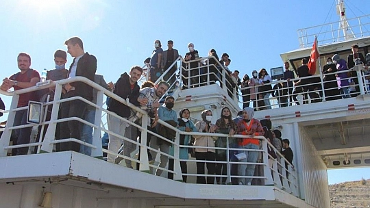 Fırat Üniversitesi, Öğrencilerine Keban Baraj Gölünü Gezdirdi