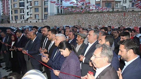 MHP'den Görkemli Açılış