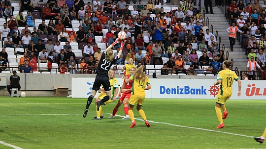 Elazığ'da, Millilerimiz rahat kazandı