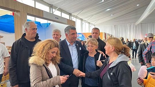 Milletvekili Erol, İstanbul'da düzenlenen 'Elazığ Yöresel Ürünler Fuarı'nı ziyaret etti