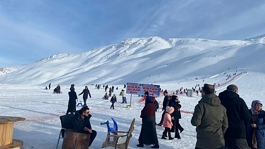 Hazarbaba Kayak Merkezinde Ziyaretçi Yoğunluğu