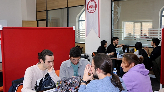 Hackathon'a Katılan Developer Adayları Kariyerinde Kırmızı Bir Sayfa Açtı!