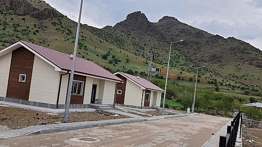 Mollakendi Karşıbağ,Koçkale,Değirmenönü,İçme, Yolüstü köy konutlarında sona gelindi
