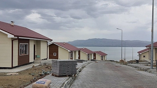 Mollakendi Karşıbağ,Koçkale,Değirmenönü,İçme, Yolüstü köy konutlarında sona gelindi