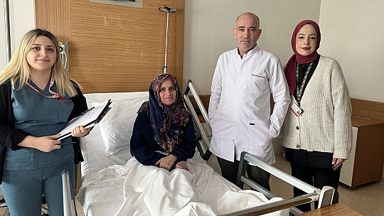 Tümör Yemek Borusunu Tıkamıştı, Aylar Sonra Kana Kana Su İçmenin Tadını Çıkardı