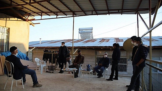 3 ilin ortasındaki köyde, yollara düşüren sorun