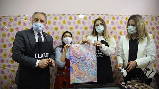 Sanatla buluşan özel çocuklar ve anneleri hayatlarına renk kattı