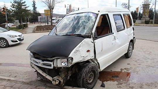 Elazığ'da trafik kazası, çok sayıda yaralı var