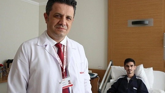 Tek kesiden çifte akciğer operasyonu ile hem sağlığına kavuştu, hem de tıp tarihine geçti