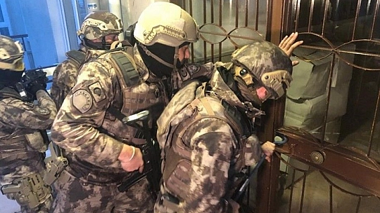 Elazığ dahil 8 ilde uyuşturucu tacirlerine operasyon