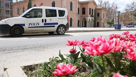 Elazığ'da kısıtlamada herkes evde, onlar görevde