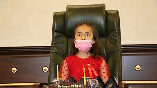 Minik Beyza, Vali Oldu!