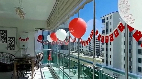 Korona virüse yakalanan babaları ile 23 Nisan'ı böyle kutladılar