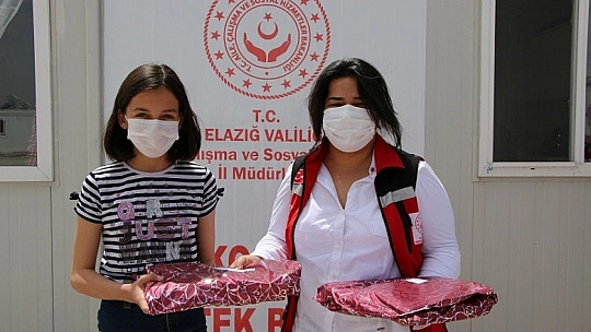 Elazığ'da resim, şiir ve kompozisyon yarışmasında dereceye girenlere ödülleri verildi