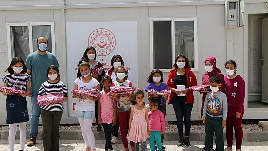 Elazığ'da resim, şiir ve kompozisyon yarışmasında dereceye girenlere ödülleri verildi