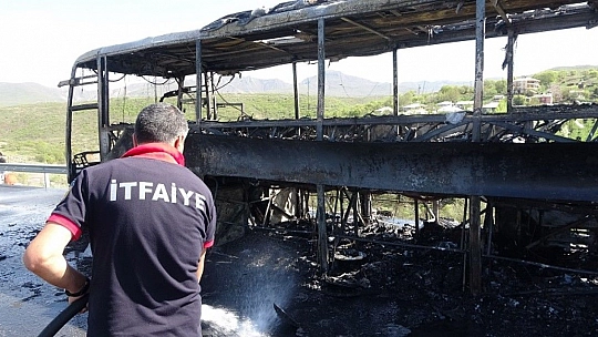 46 yolcusu bulunan otobüste faciaya ramak kaldı