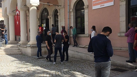 Elazığ'da kısıtlama ile yaya yoğunluğu azaldı, araç yoğunluğu dikkat çekti