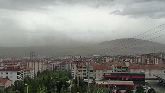 Elazığ'da fırtına etkili oldu