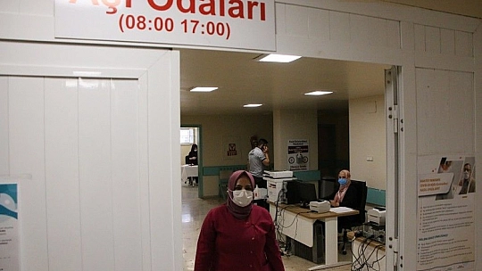Bayramı hastanede geçiren sağlıkçılar anlattı, yüzler farklı talepler aynı dikkat