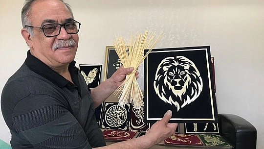 Görenler, ekin sapı olduğuna inanamıyor, sapı sanata dönüştürüyor