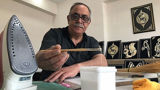 Görenler, ekin sapı olduğuna inanamıyor, sapı sanata dönüştürüyor