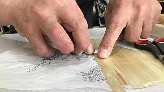 Görenler, ekin sapı olduğuna inanamıyor, sapı sanata dönüştürüyor