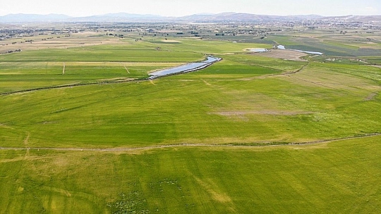 12 yıl önceki kuraklık tekrar baş gösterdi, kuruyan baraj havzasında tarıma başlandı