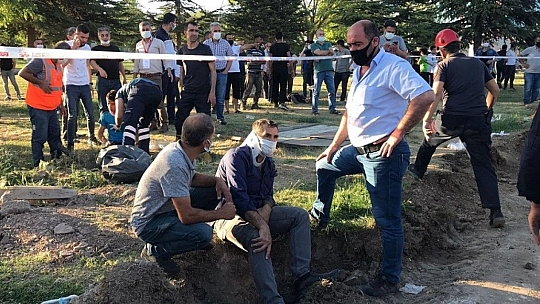 Elazığ'da minibüs, otomobil ve motosiklet kaza yaptı: 19 yaralı