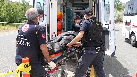 Karı kocayı trafik kazası ayırdı