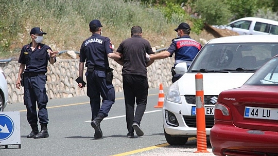 Karı kocayı trafik kazası ayırdı