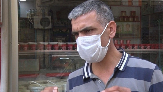 Sokak ortasında 17 yaşındaki genci darp edip telefonunu almaya çalıştı