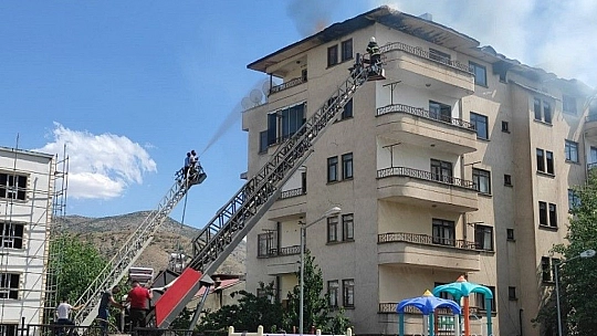 Palu'da çıkan yangın söndürüldü