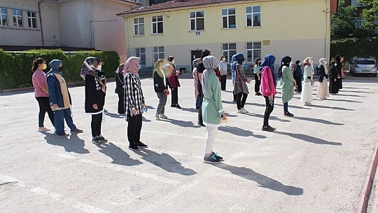 Elazığ'da pandemi tedbirleri altında LGS heyecanı