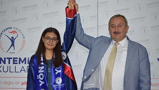 LGS birincisi Sare: 'Başarımı çok çalışmaya borçluyum'