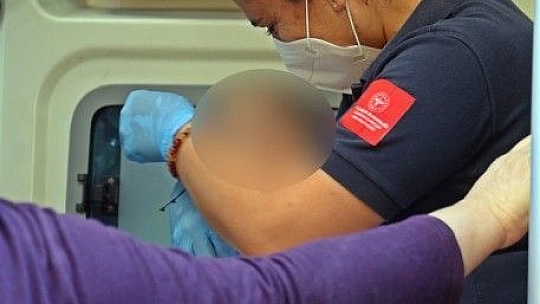 Anne evi terk etti, babanın bakmakta zorlandığı 4 küçük çocuk evde kendinden geçmiş halde bulundu